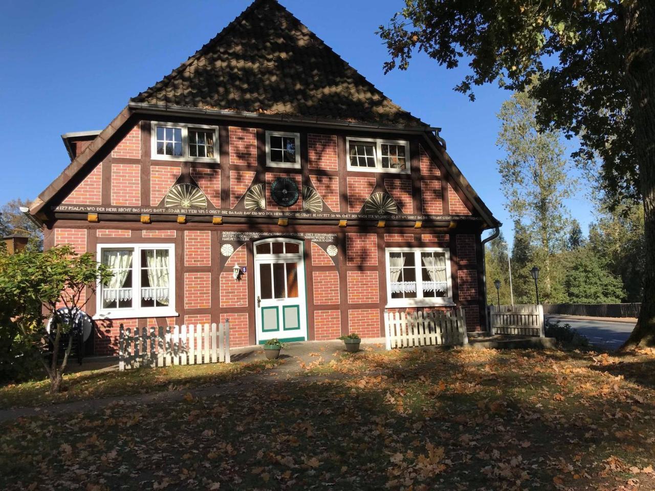 Hotel Zum Boehmegrund Bad Fallingbostel Bagian luar foto